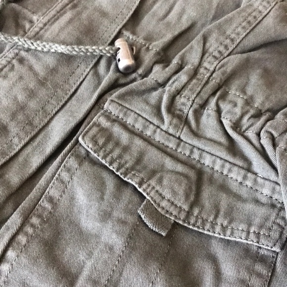 ✨Army Green Utility Jacket W/ Heather Gray Sleeve✨ - Picture 4 of 5